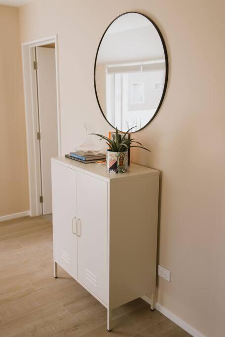 Charming City Central Coach House Apartment