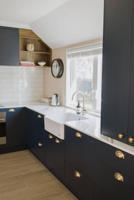 Charming City Central Coach House